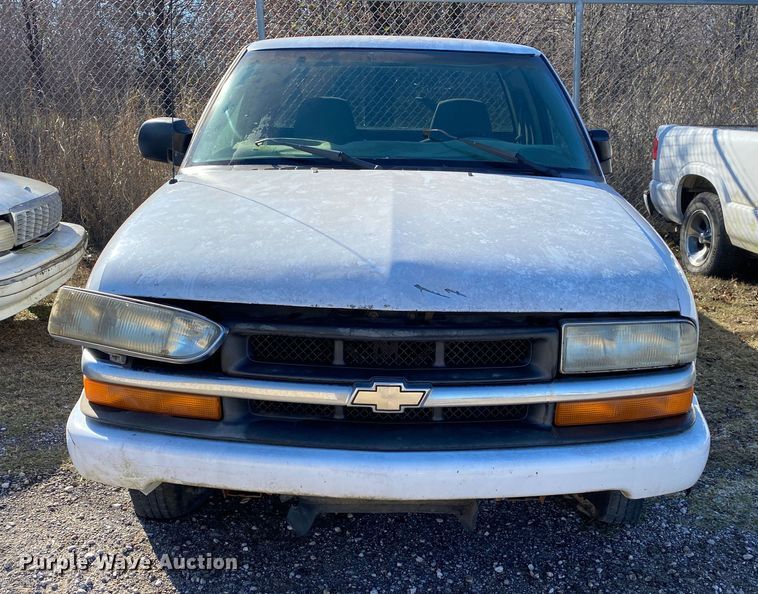 image for item DN8054 2003 Chevrolet S10  Ext. Cab pickup truck
