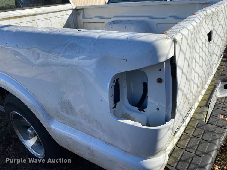 image for item DN8054 2003 Chevrolet S10  Ext. Cab pickup truck