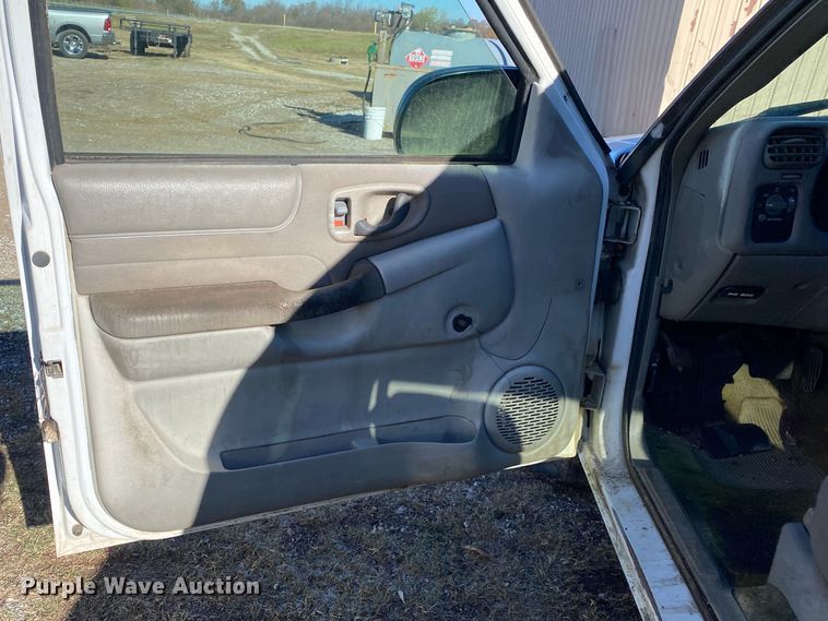 image for item DN8054 2003 Chevrolet S10  Ext. Cab pickup truck