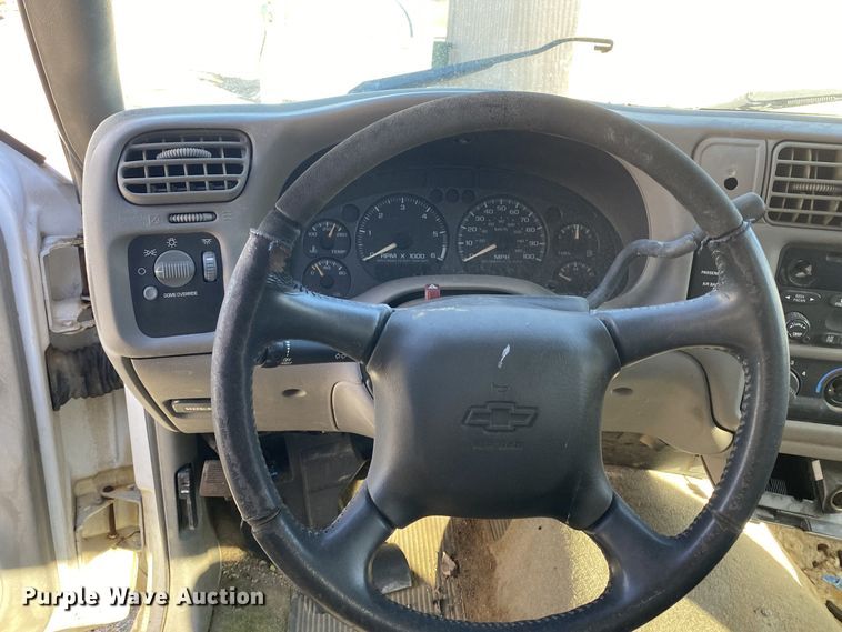 image for item DN8054 2003 Chevrolet S10  Ext. Cab pickup truck