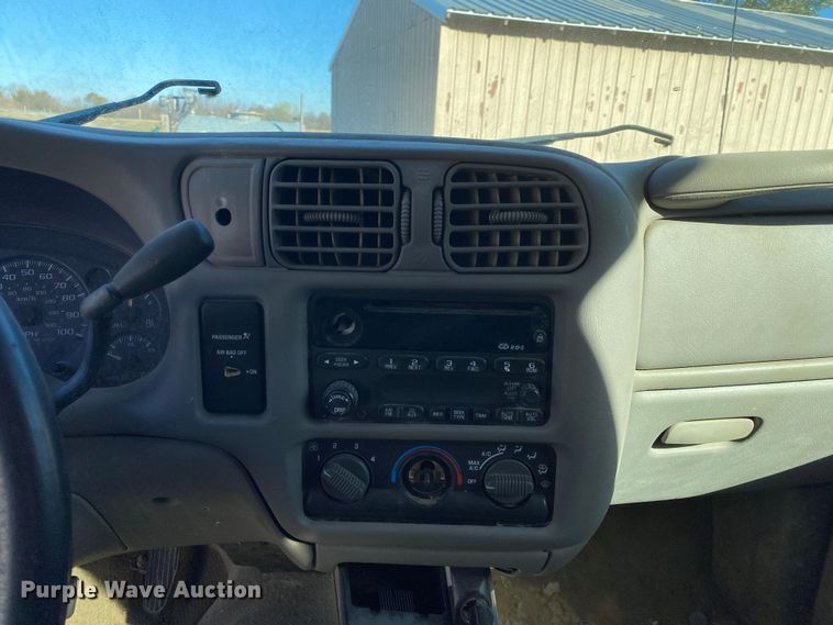 image for item DN8054 2003 Chevrolet S10  Ext. Cab pickup truck