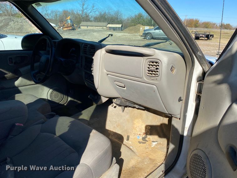 image for item DN8054 2003 Chevrolet S10  Ext. Cab pickup truck