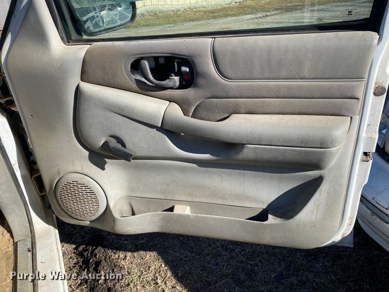 image for item DN8054 2003 Chevrolet S10  Ext. Cab pickup truck