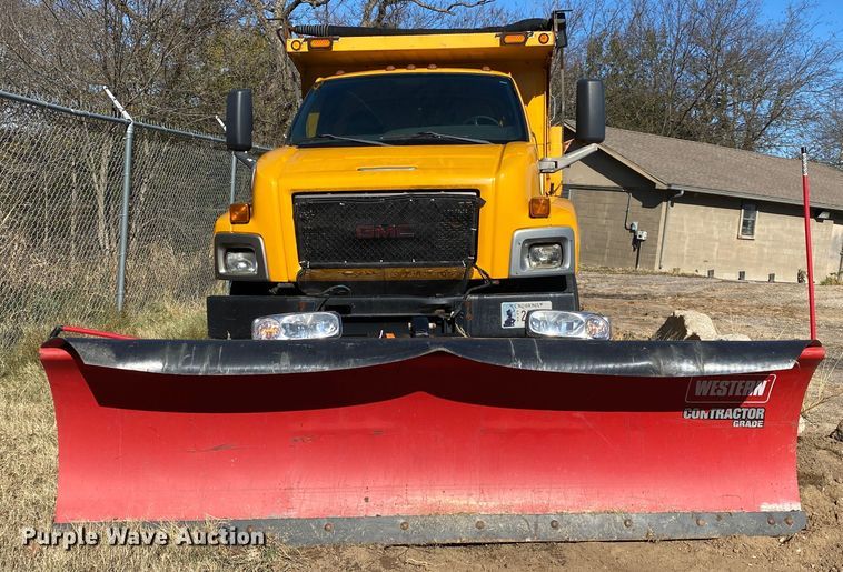 image for item DN8061 2005 GMC C8500  dump truck