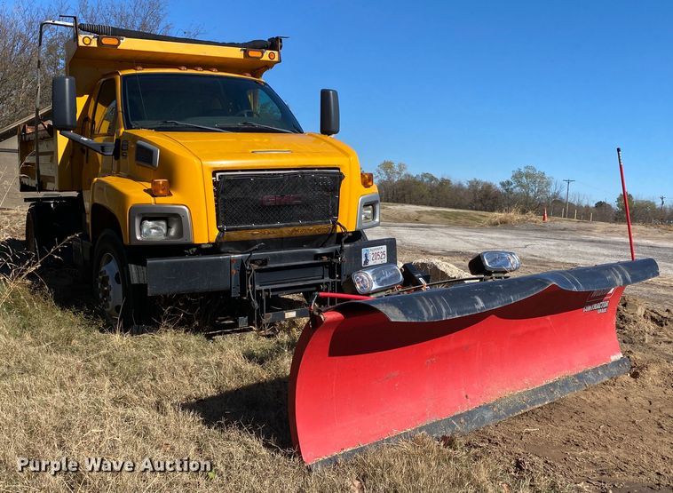 image for item DN8061 2005 GMC C8500  dump truck