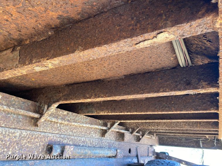 image for item DN8061 2005 GMC C8500  dump truck