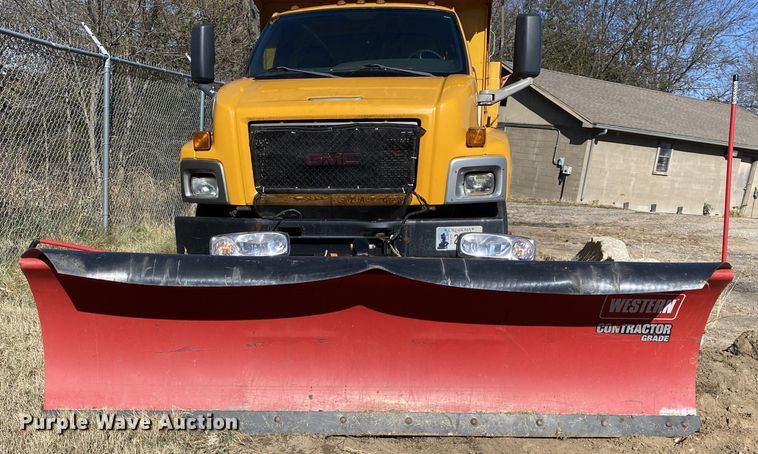 image for item DN8061 2005 GMC C8500  dump truck
