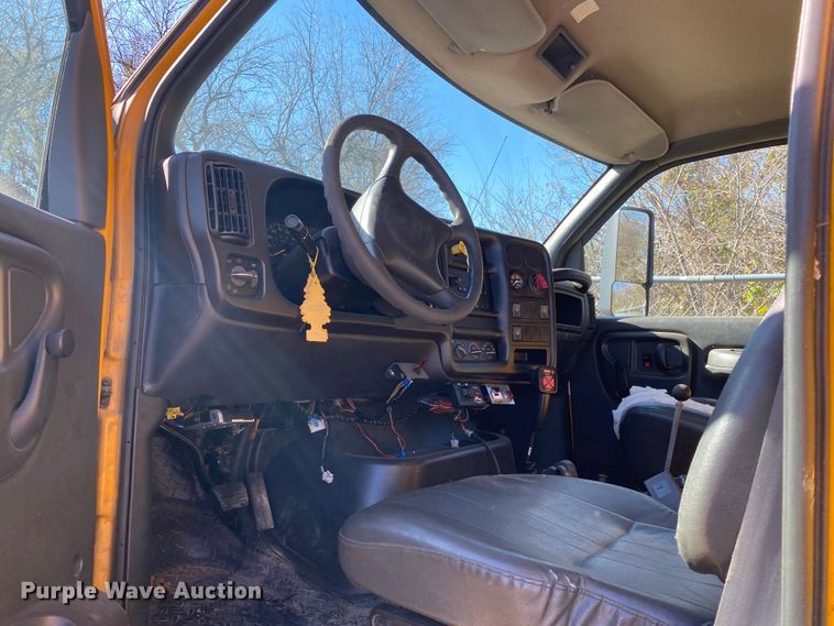 image for item DN8061 2005 GMC C8500  dump truck