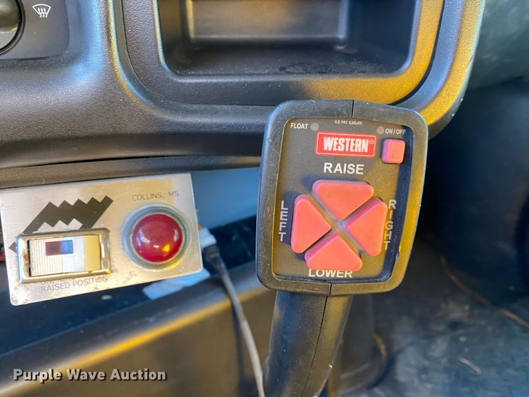 image for item DN8061 2005 GMC C8500  dump truck