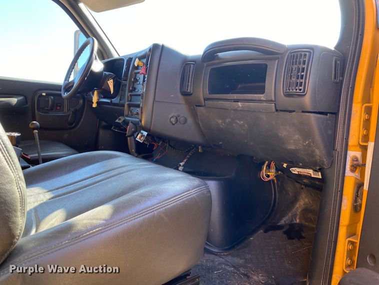 image for item DN8061 2005 GMC C8500  dump truck