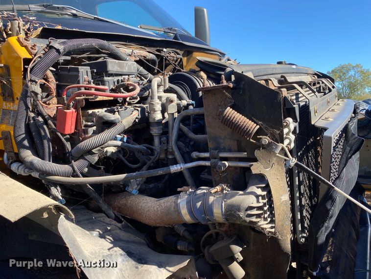 image for item DN8061 2005 GMC C8500  dump truck