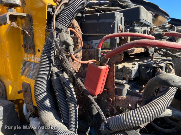 image for item DN8061 2005 GMC C8500  dump truck