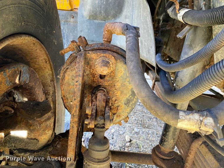 image for item DN8061 2005 GMC C8500  dump truck