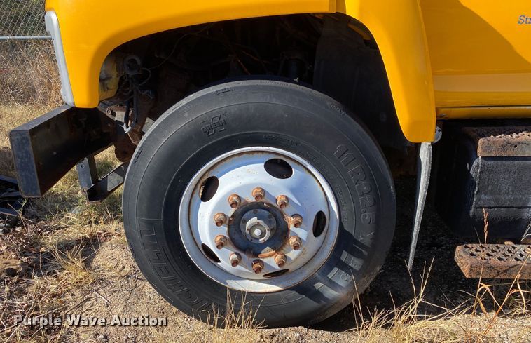 image for item DN8061 2005 GMC C8500  dump truck