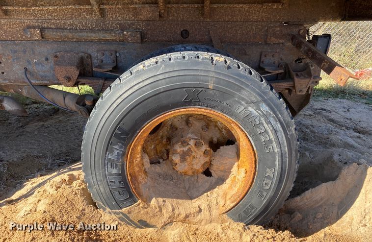 image for item DN8061 2005 GMC C8500  dump truck