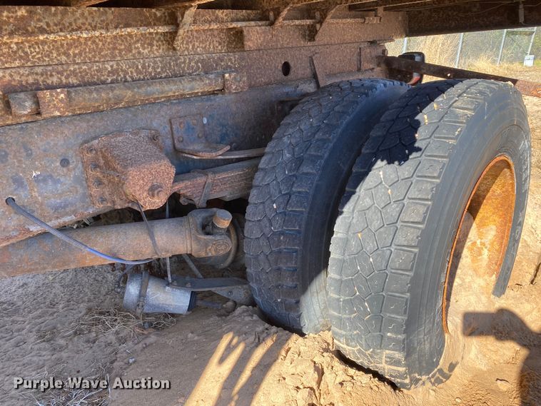 image for item DN8061 2005 GMC C8500  dump truck