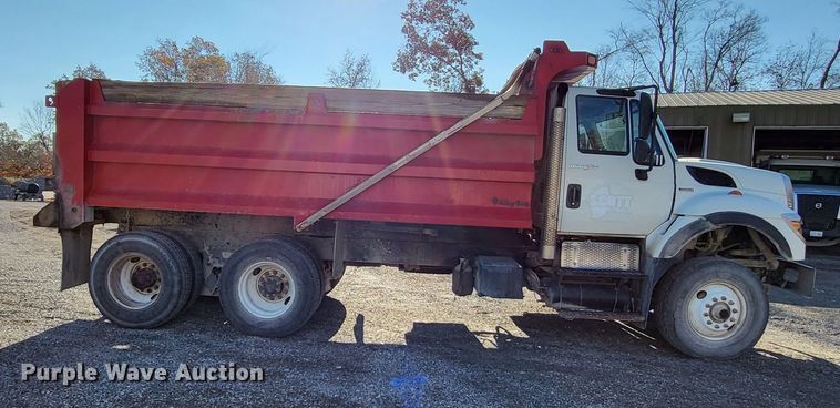 image for item DO3471 2013 International WorkStar 7500  dump truck