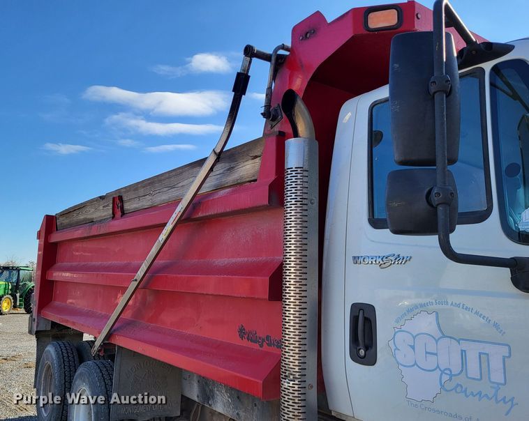 image for item DO3471 2013 International WorkStar 7500  dump truck