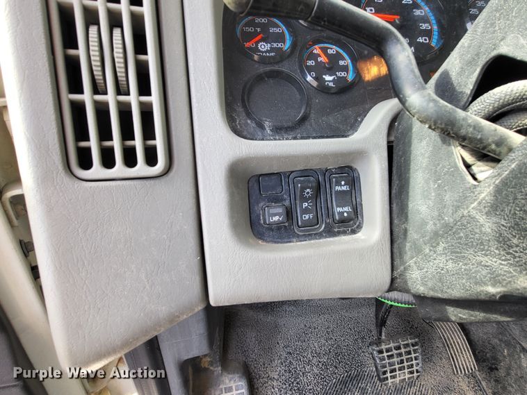 image for item DO3472 2013 International WorkStar 7500  dump truck