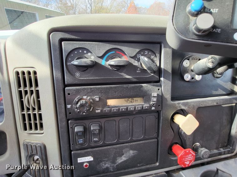 image for item DO3472 2013 International WorkStar 7500  dump truck