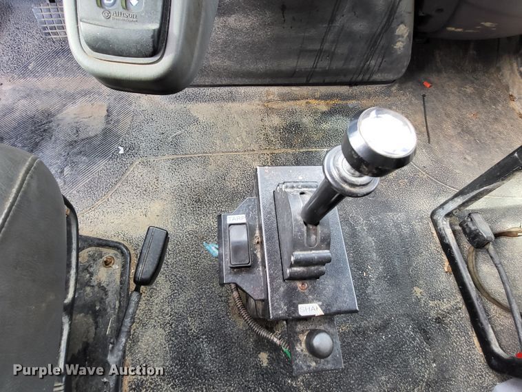 image for item DO3472 2013 International WorkStar 7500  dump truck