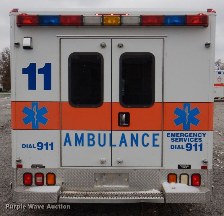 image for item DP0422 2003 Ford E350 Super Duty  ambulance