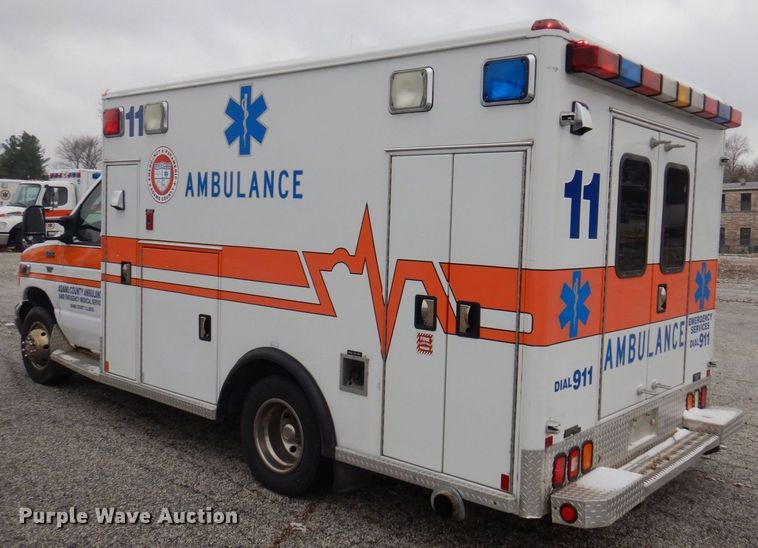 image for item DP0422 2003 Ford E350 Super Duty  ambulance