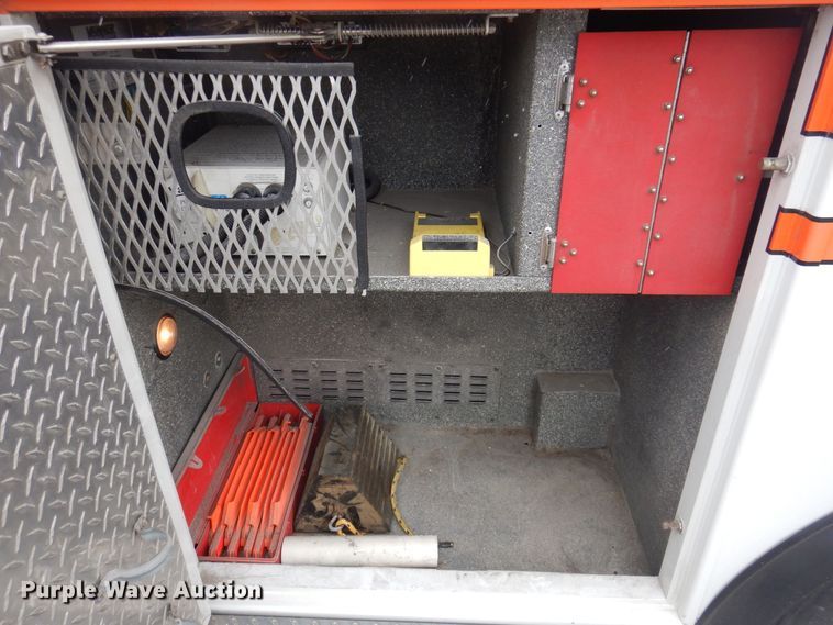 image for item DP0422 2003 Ford E350 Super Duty  ambulance