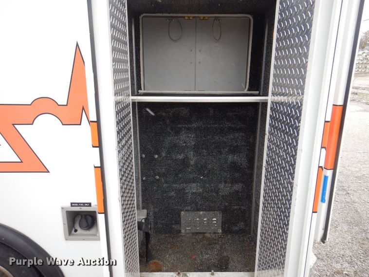 image for item DP0422 2003 Ford E350 Super Duty  ambulance