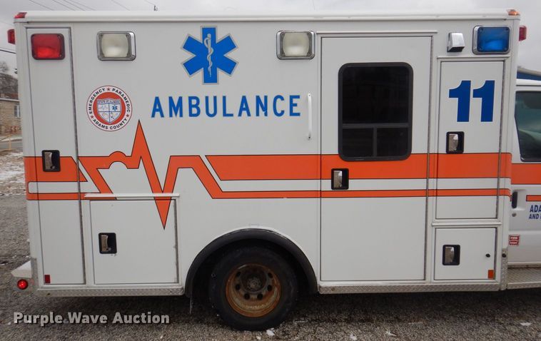 image for item DP0422 2003 Ford E350 Super Duty  ambulance