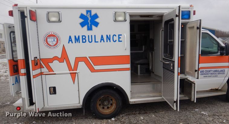 image for item DP0422 2003 Ford E350 Super Duty  ambulance