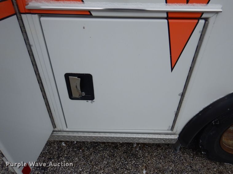 image for item DP0422 2003 Ford E350 Super Duty  ambulance