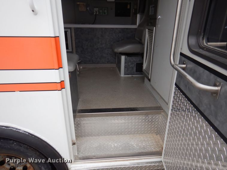 image for item DP0422 2003 Ford E350 Super Duty  ambulance