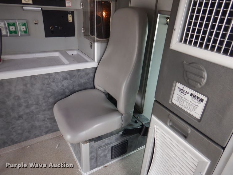 image for item DP0422 2003 Ford E350 Super Duty  ambulance