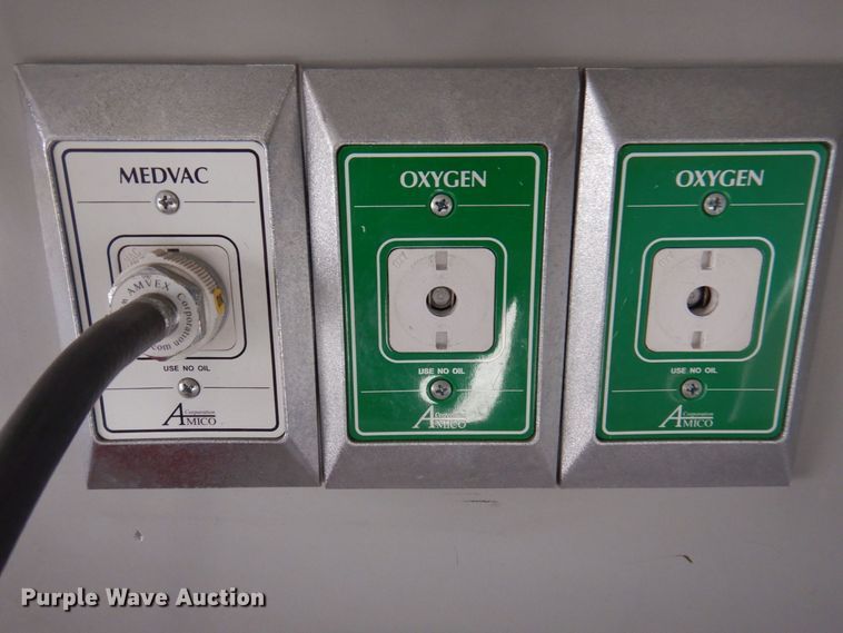 image for item DP0422 2003 Ford E350 Super Duty  ambulance