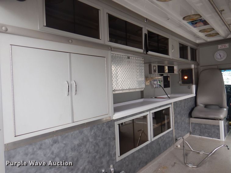 image for item DP0422 2003 Ford E350 Super Duty  ambulance