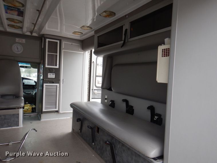 image for item DP0422 2003 Ford E350 Super Duty  ambulance