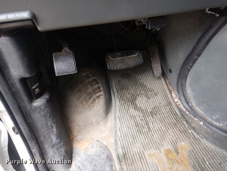 image for item DP0422 2003 Ford E350 Super Duty  ambulance