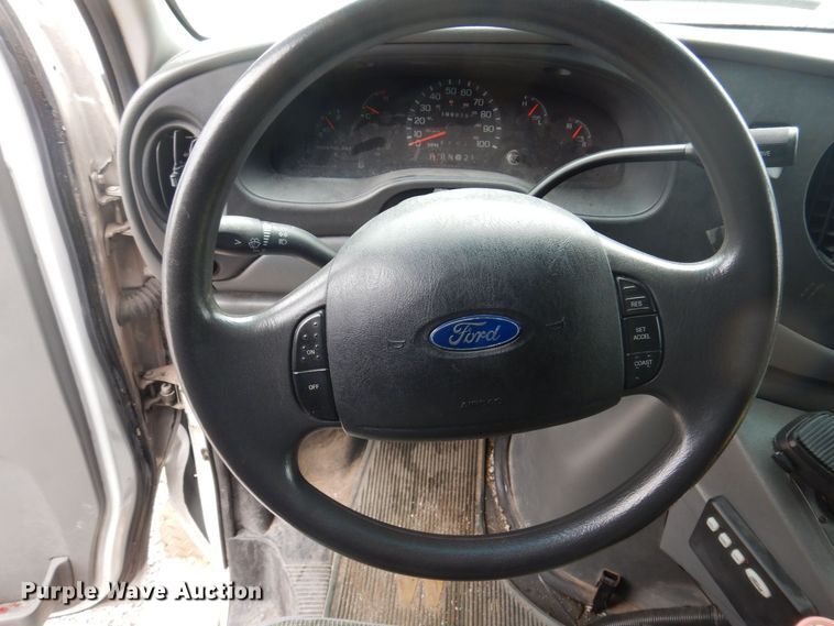 image for item DP0422 2003 Ford E350 Super Duty  ambulance