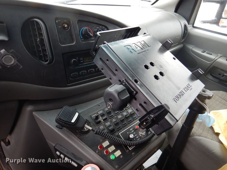 image for item DP0422 2003 Ford E350 Super Duty  ambulance