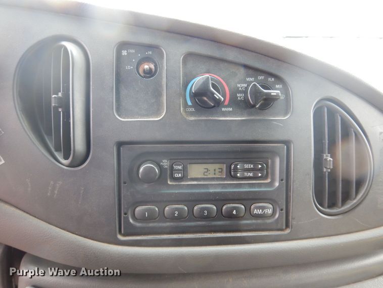 image for item DP0422 2003 Ford E350 Super Duty  ambulance