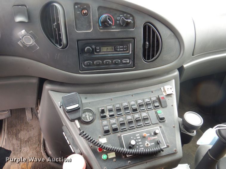 image for item DP0422 2003 Ford E350 Super Duty  ambulance