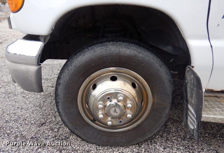 image for item DP0422 2003 Ford E350 Super Duty  ambulance