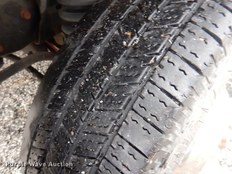 image for item DP0422 2003 Ford E350 Super Duty  ambulance