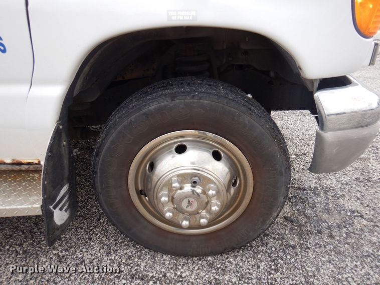 image for item DP0422 2003 Ford E350 Super Duty  ambulance