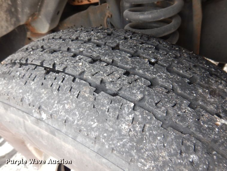 image for item DP0422 2003 Ford E350 Super Duty  ambulance