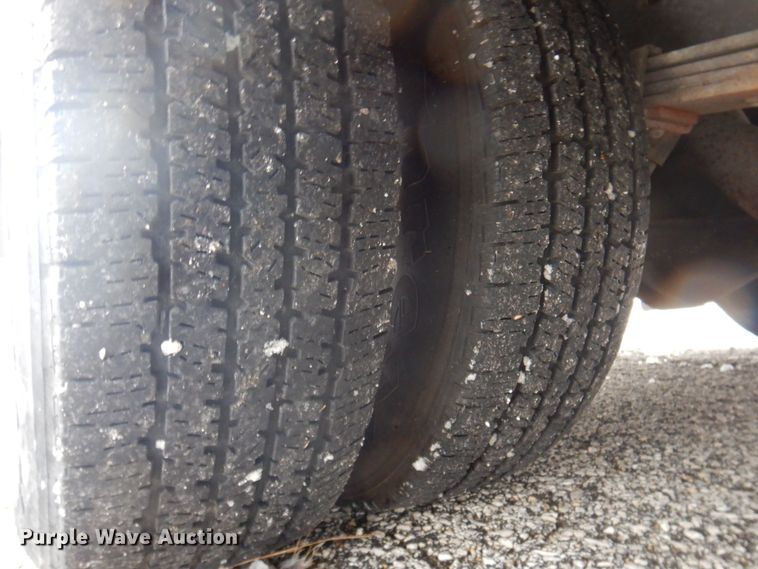 image for item DP0422 2003 Ford E350 Super Duty  ambulance