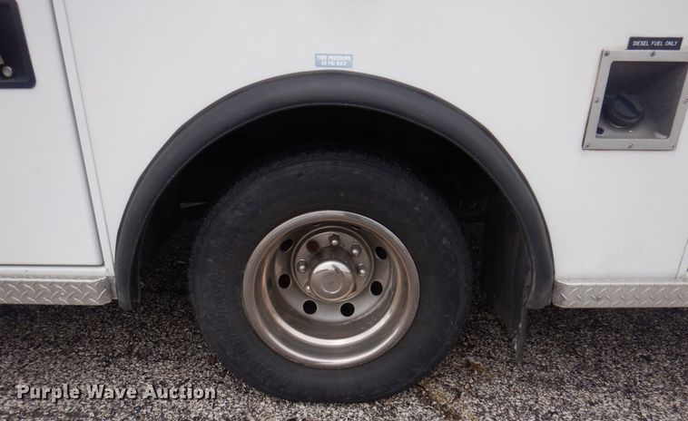 image for item DP0422 2003 Ford E350 Super Duty  ambulance