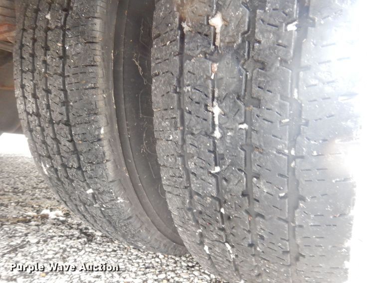 image for item DP0422 2003 Ford E350 Super Duty  ambulance