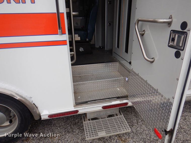 image for item DP0423 2010 Freightliner Business Class M2  ambulance